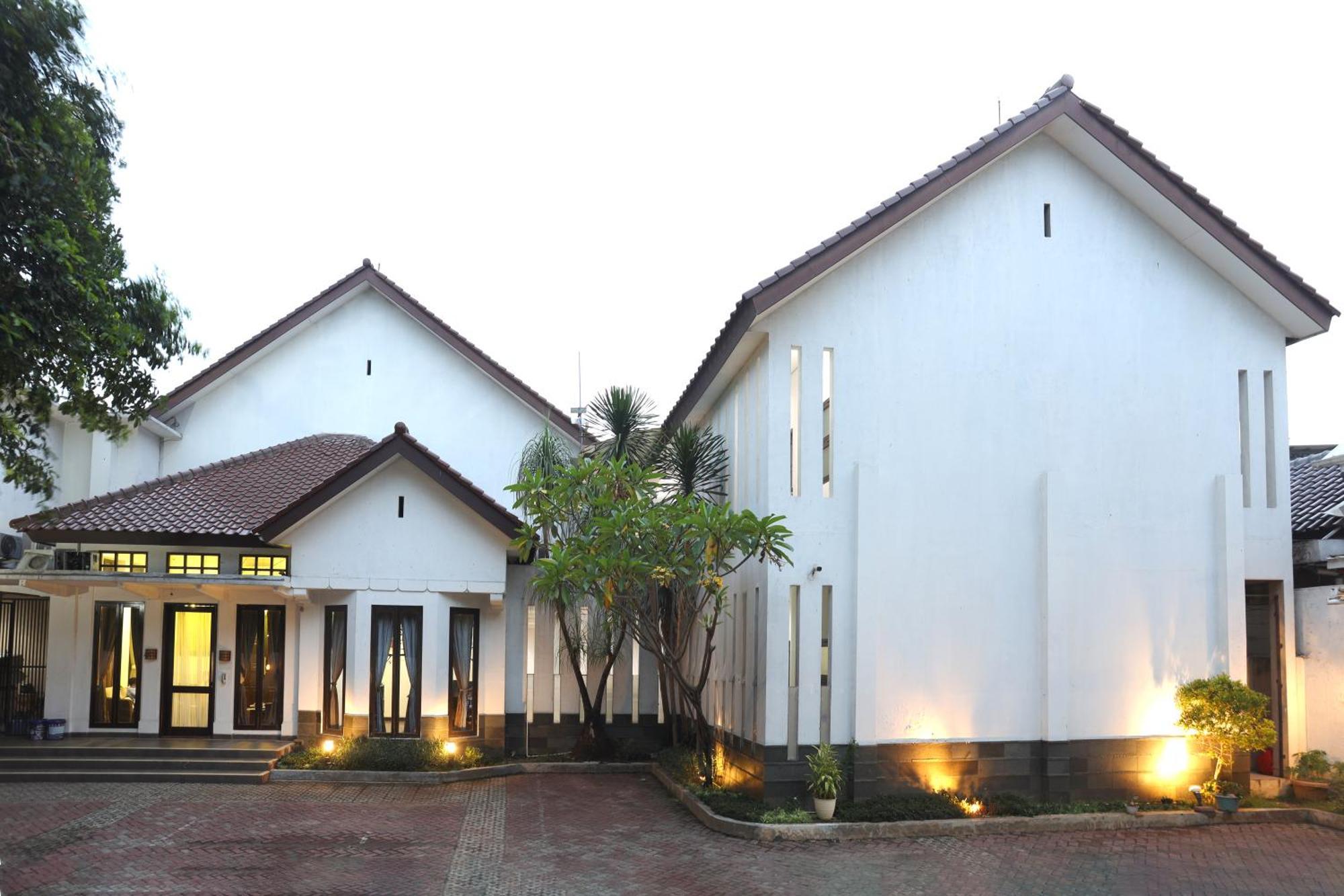 Jambuluwuk Residence Menteng Джакарта Екстериор снимка
